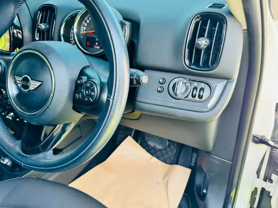 2017 Mini Hatch  III 3