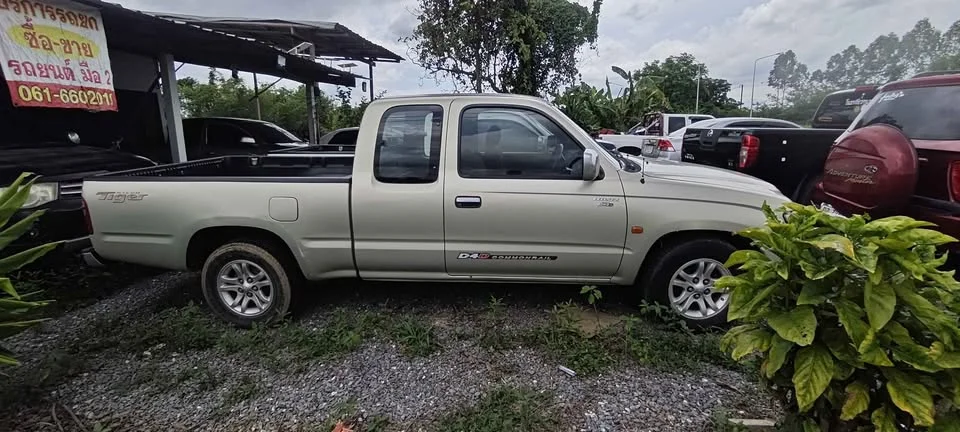 2003 Toyota Hilux Tiger VI 3