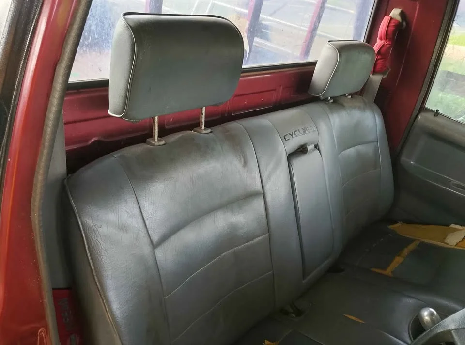 1995 Mitsubishi Triton II 2