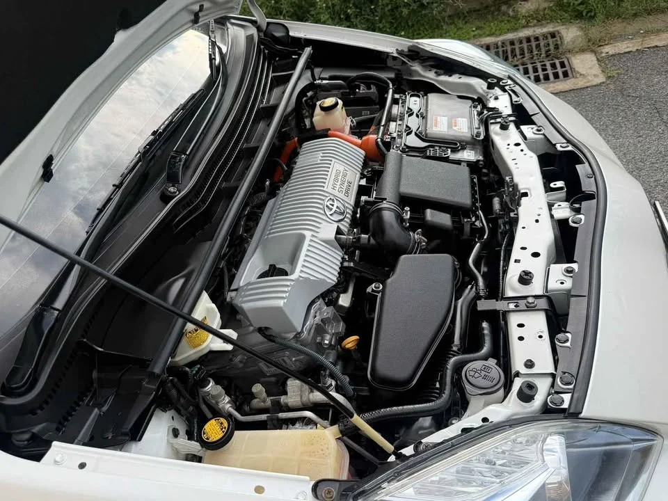 2011 Toyota Prius III 3