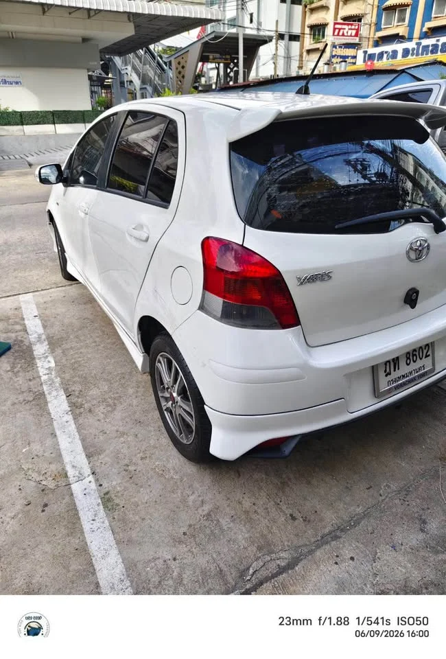 2010 Toyota Yaris II 2