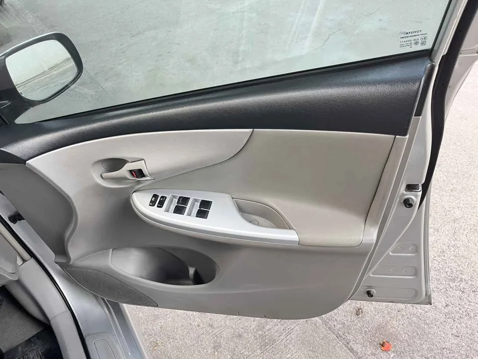 2012 Toyota Corolla Altis X (E140) 2