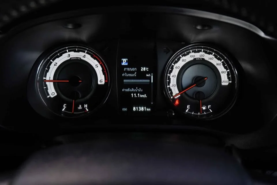 2020 Toyota Hilux VIII 2