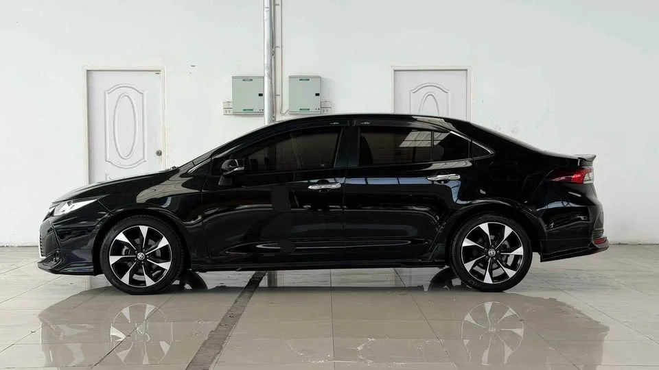 2019 Toyota Corolla Altis XII (E210) 3