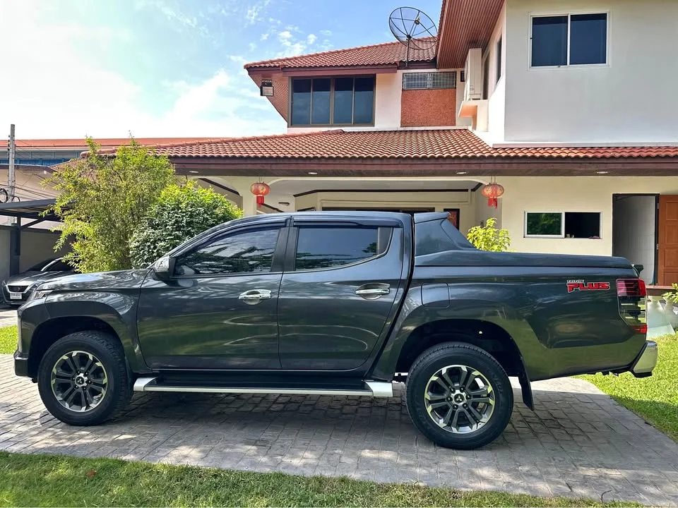 2019 Mitsubishi Triton V 3