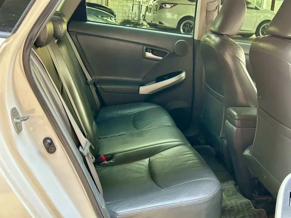 2011 Toyota Prius III 2