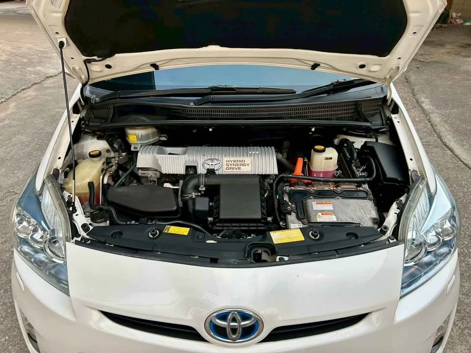 2011 Toyota Prius III 3