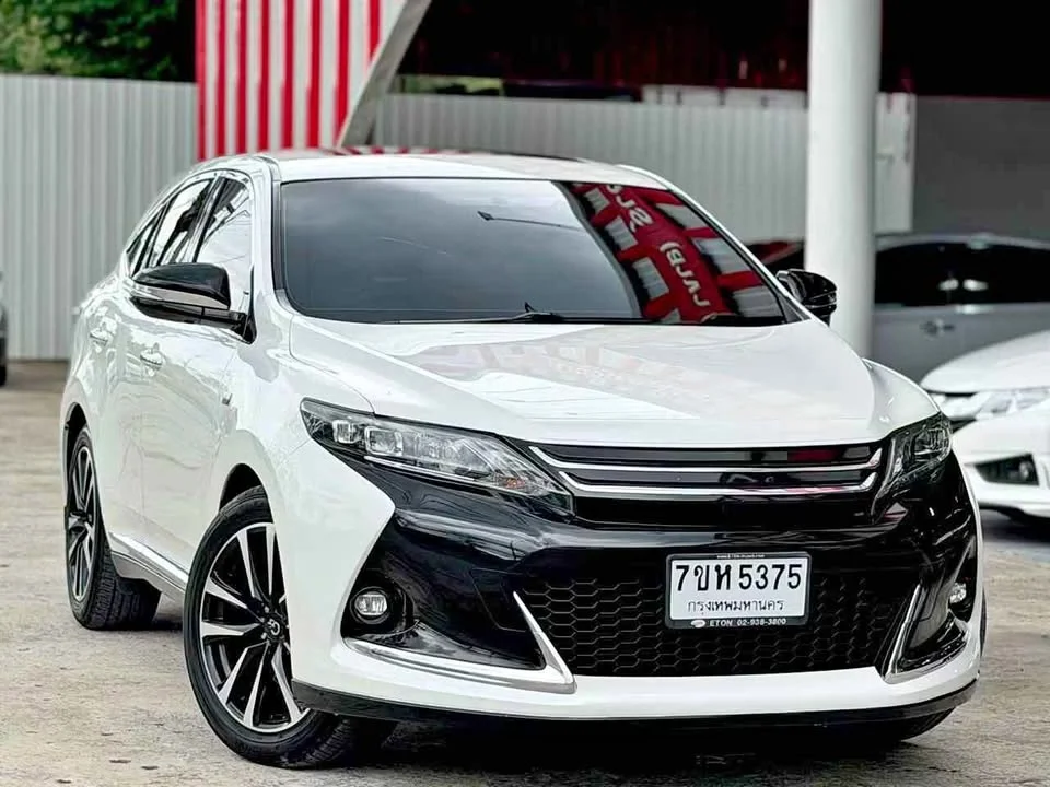 2015 Toyota Harrier III 2