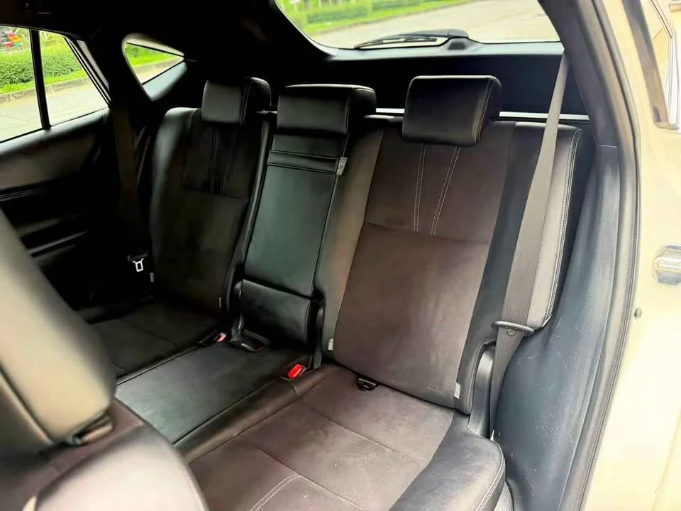 2015 Toyota Harrier III 3