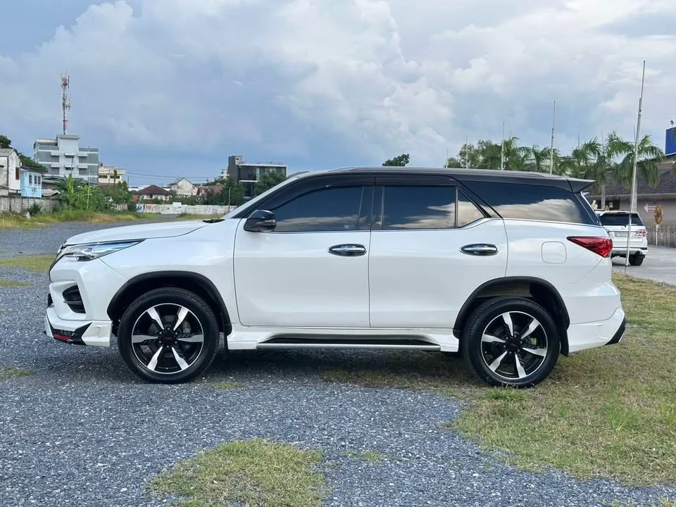 2019 Toyota Fortuner II 3