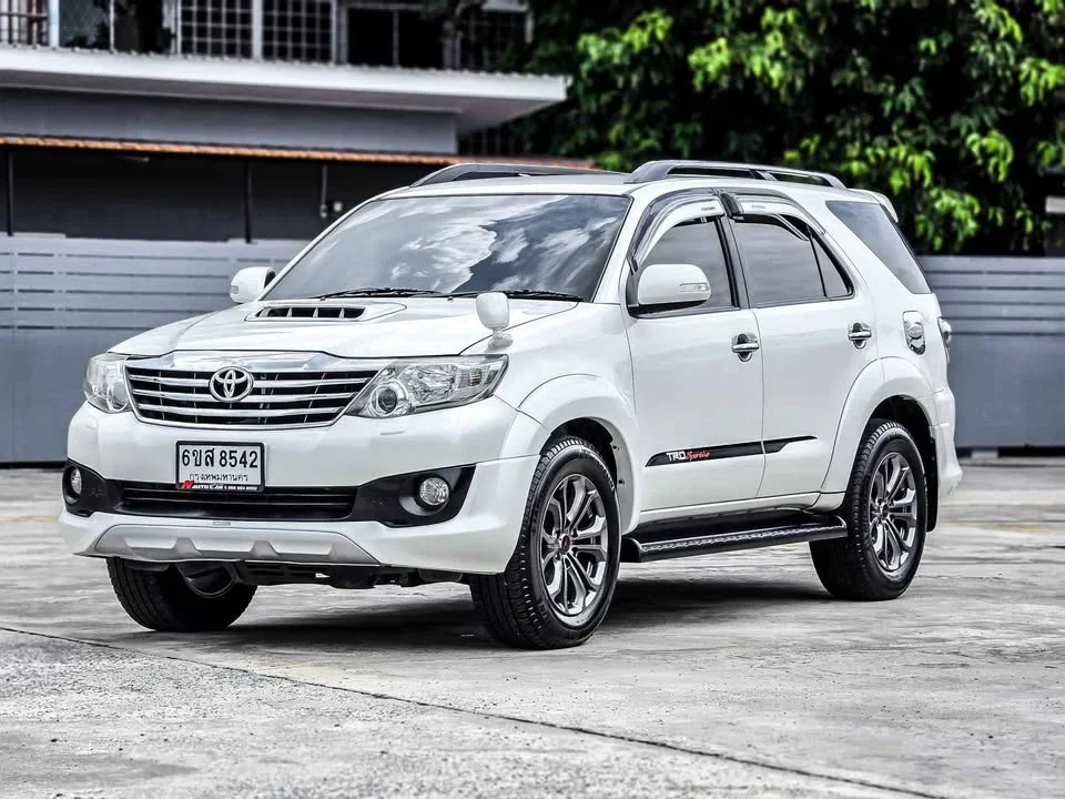 2012 Toyota Fortuner I 2