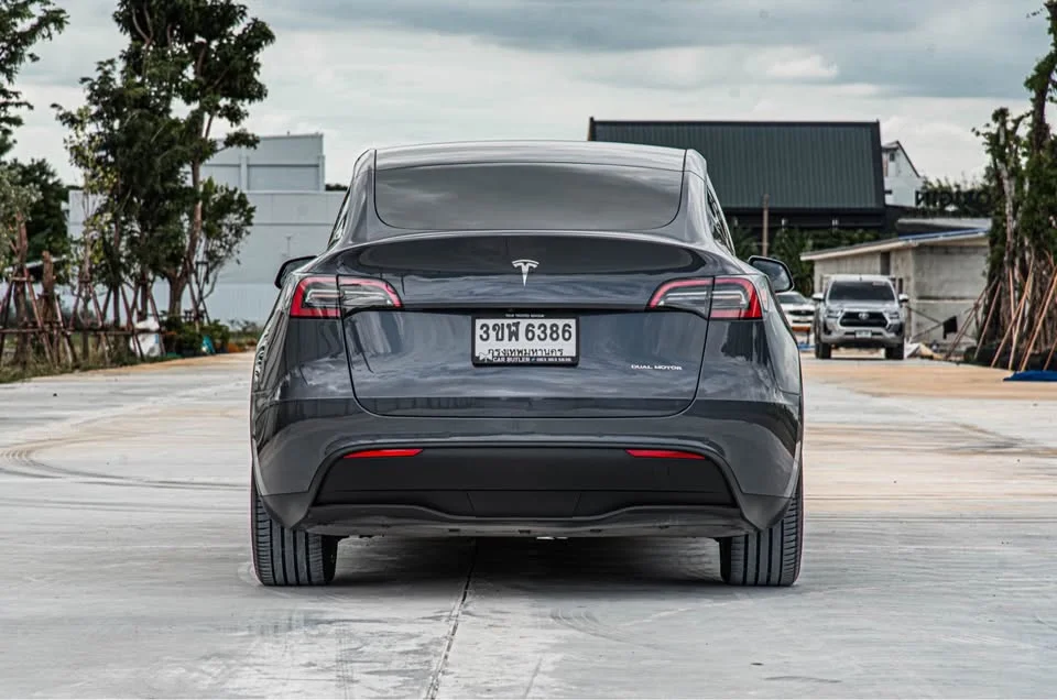 2023 Tesla Model Y 3