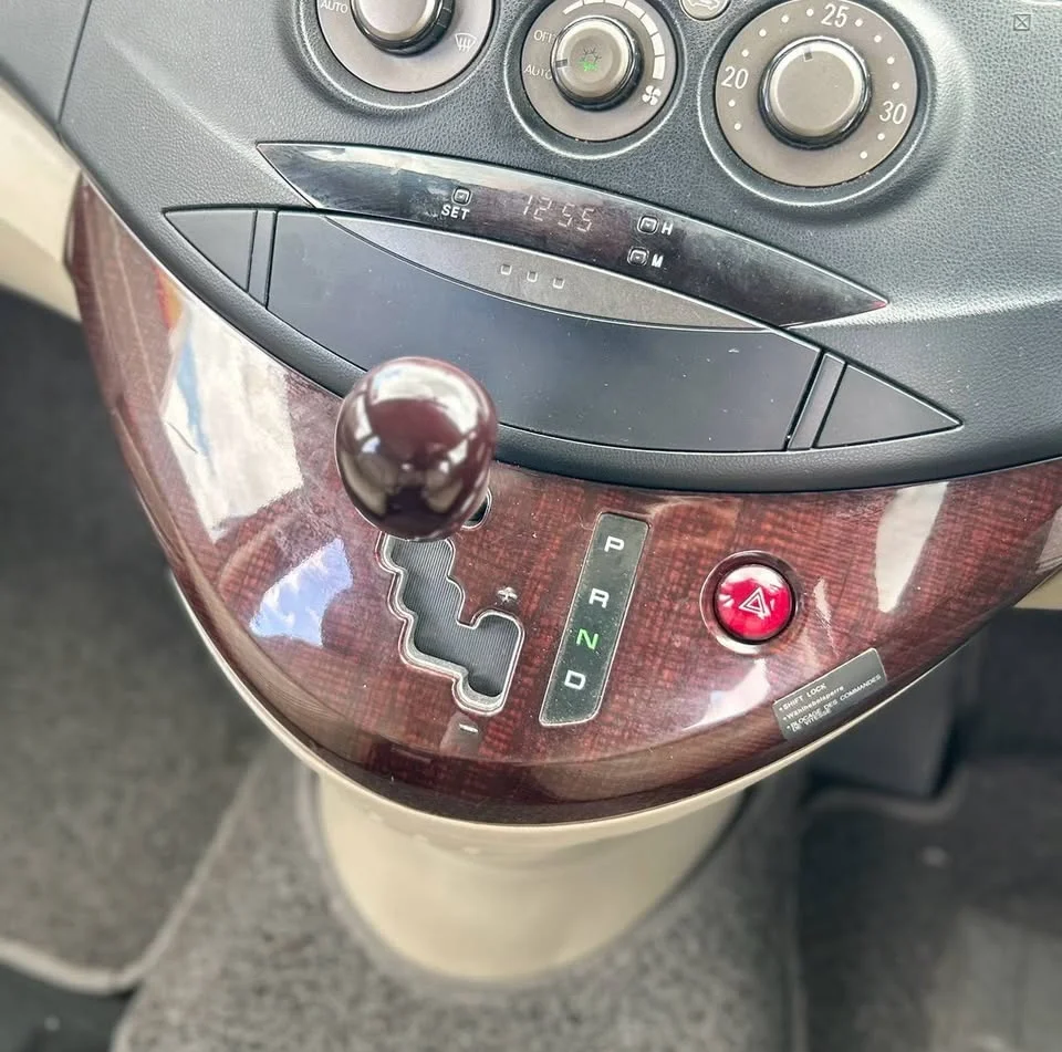 2008 Mitsubishi Space Wagon IV 2