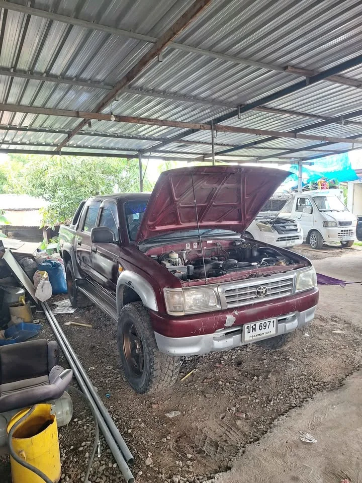 2001 Toyota Hilux Tiger VI 3