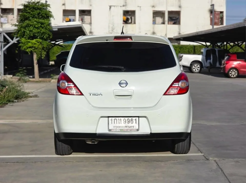 2010 Nissan Tiida I (C11) 3