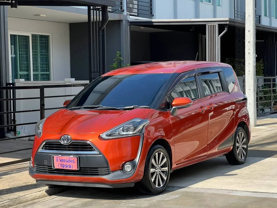 2017 Toyota Sienta II 2