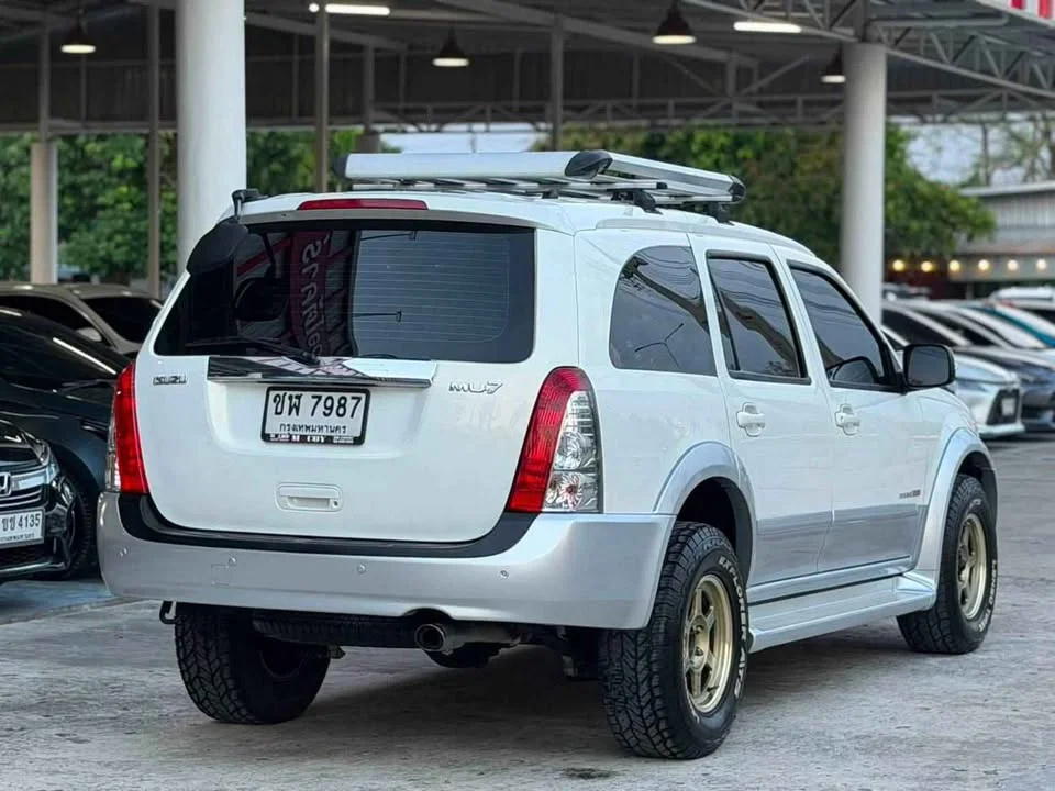 2006 Isuzu MU-7 3
