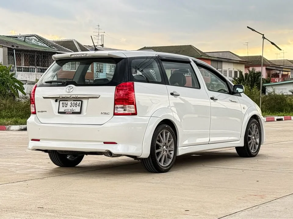 2007 Toyota Wish I 3