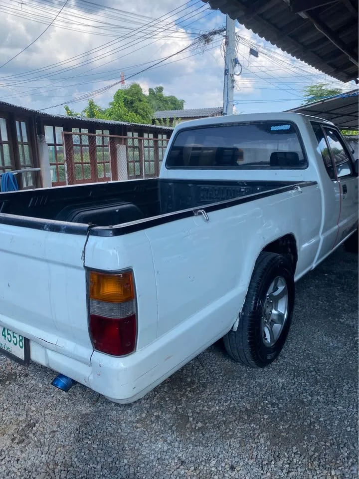 1994 Mitsubishi Triton II 3