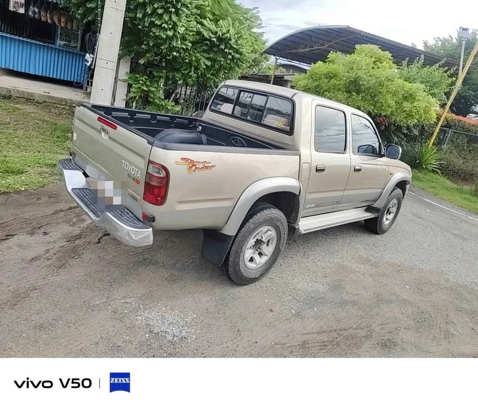 2003 Toyota Hilux Tiger VI 3