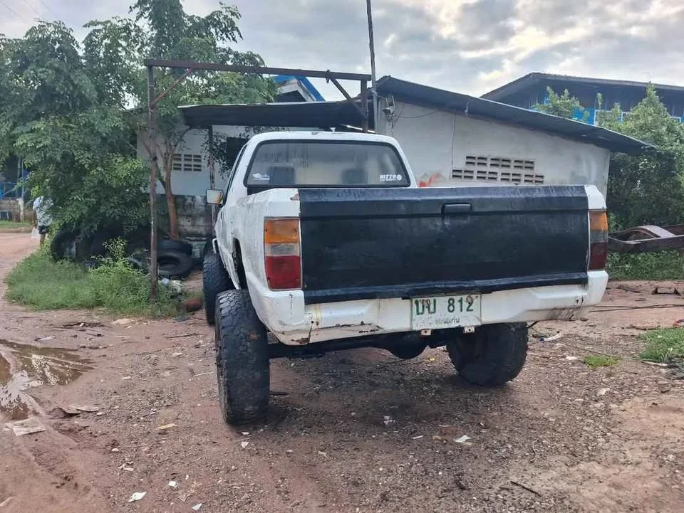 1994 Mitsubishi Triton II 3