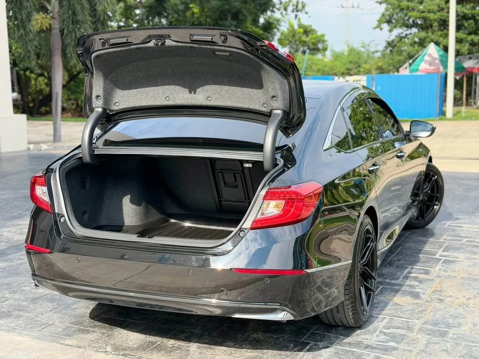 2019 Honda Accord X 2