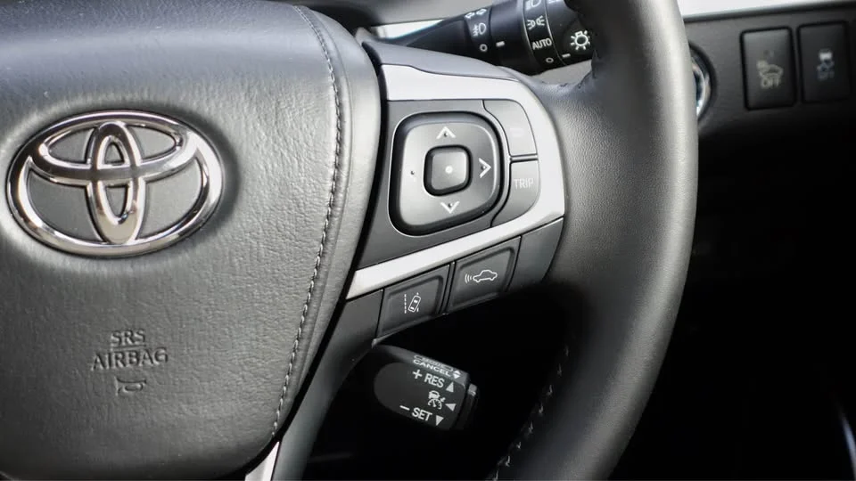 2014 Toyota Harrier III 3