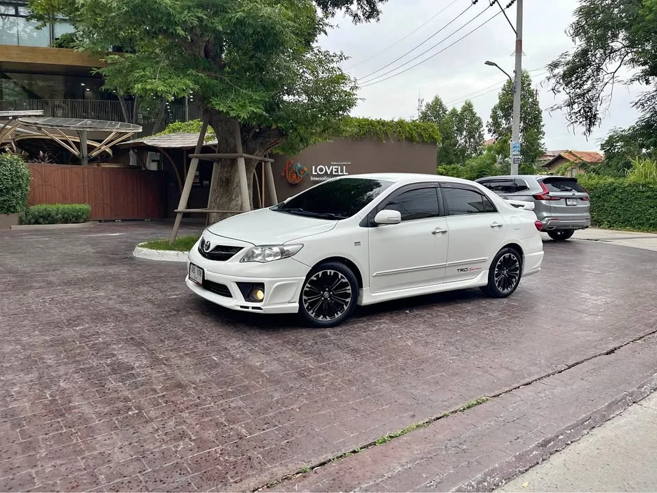 2012 Toyota Corolla Altis X (E140) 3
