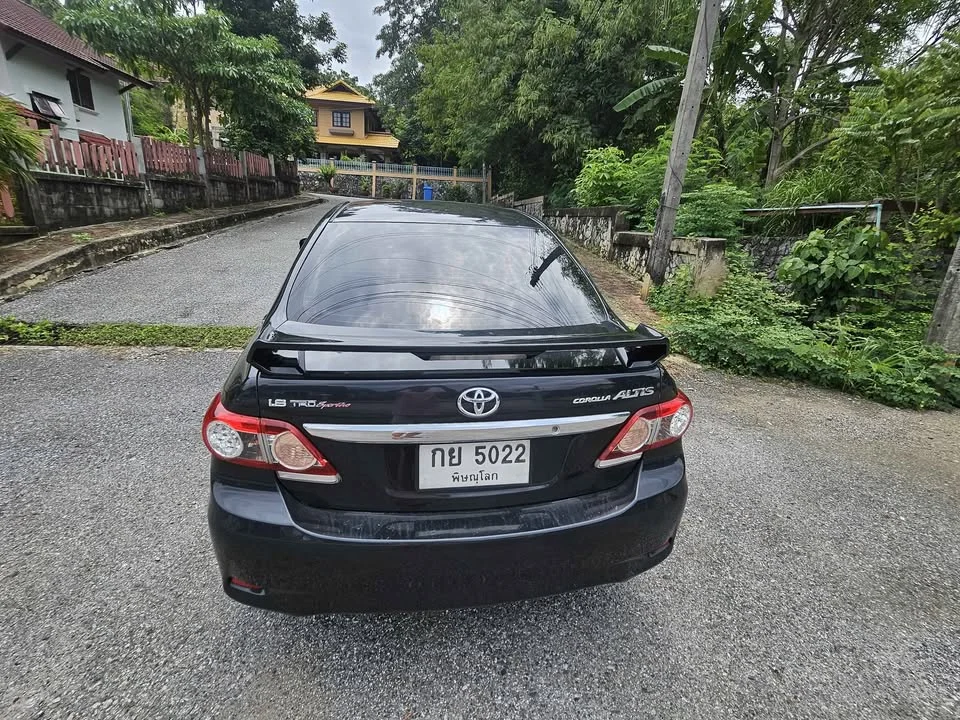 2011 Toyota Corolla Altis X (E140) 3