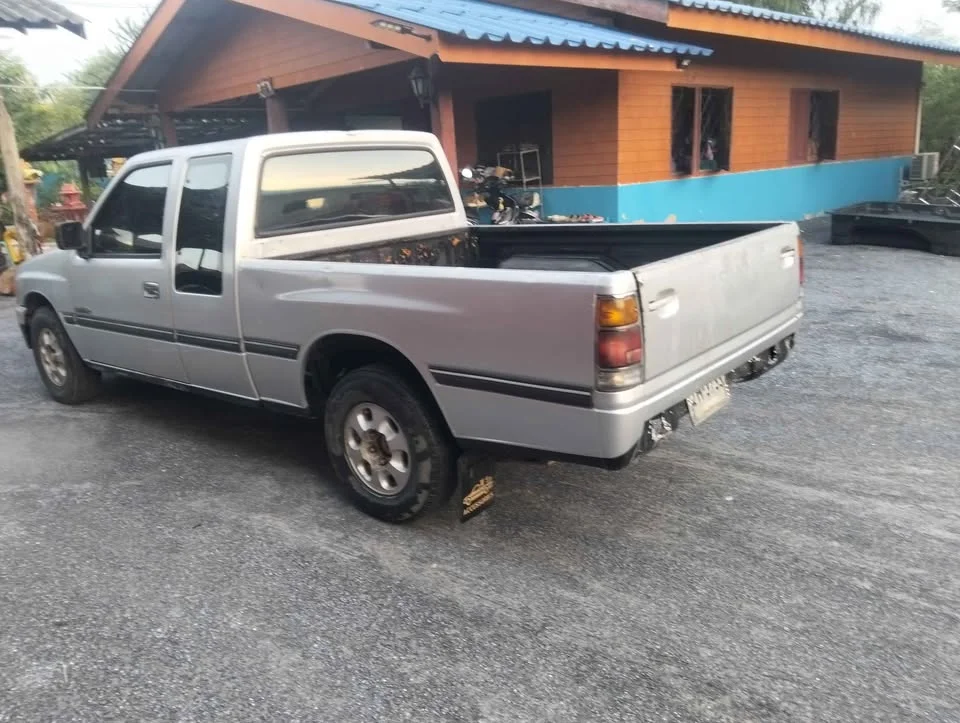 1993 Isuzu TFR III 3