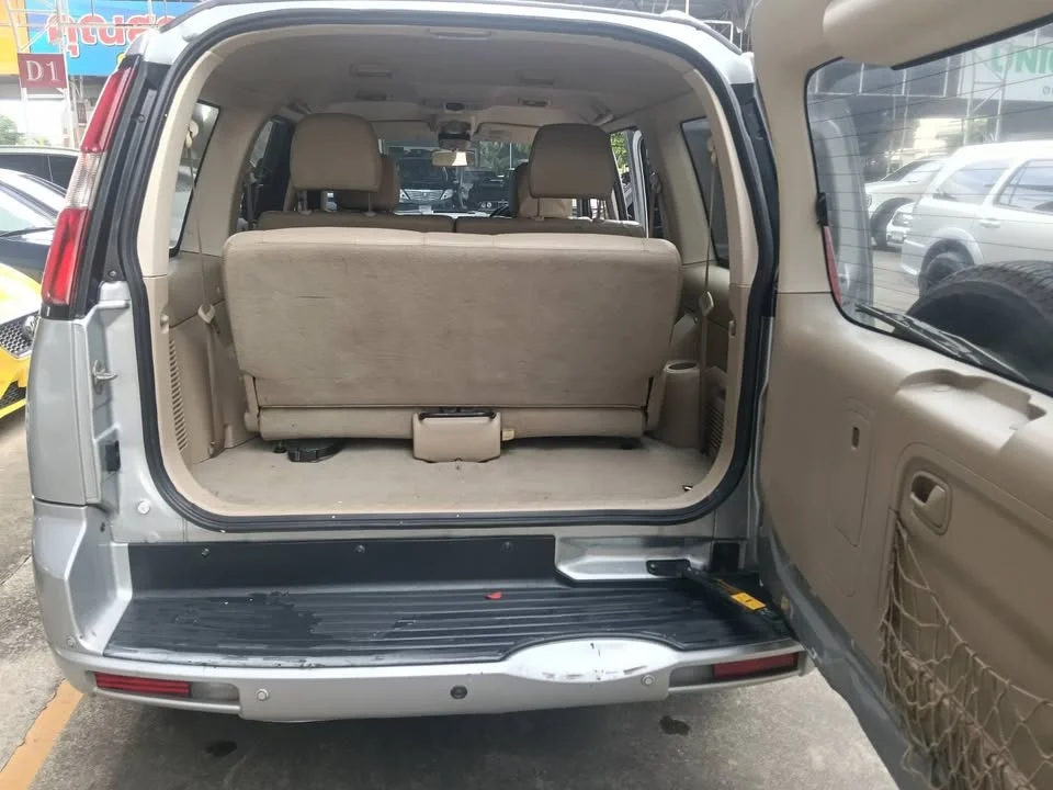 2010 Ford Everest I 3
