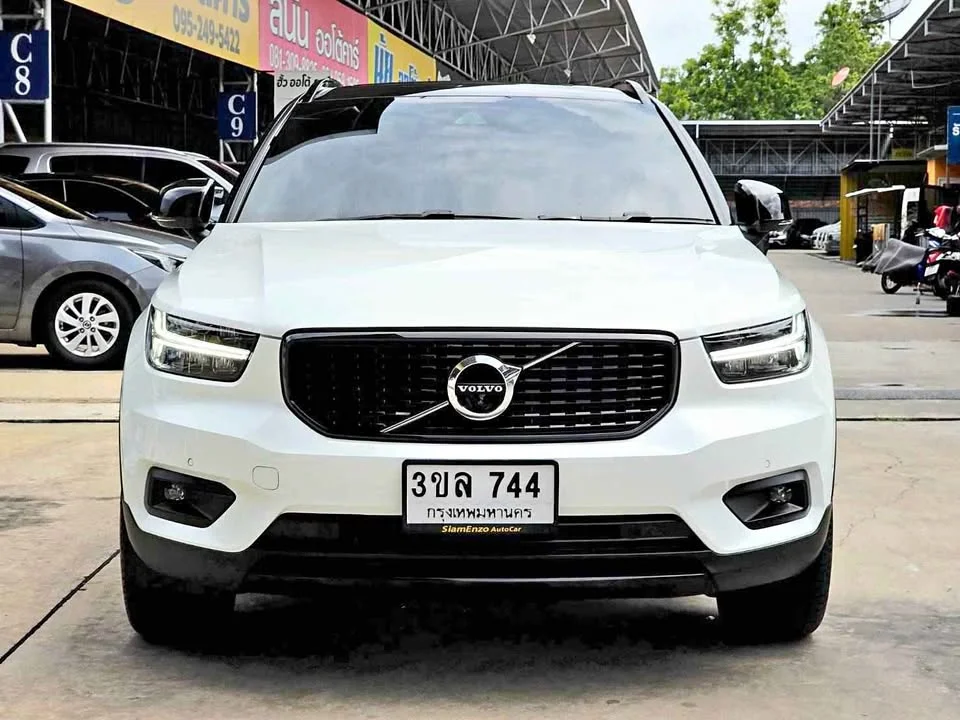 2022 Volvo XC40 3