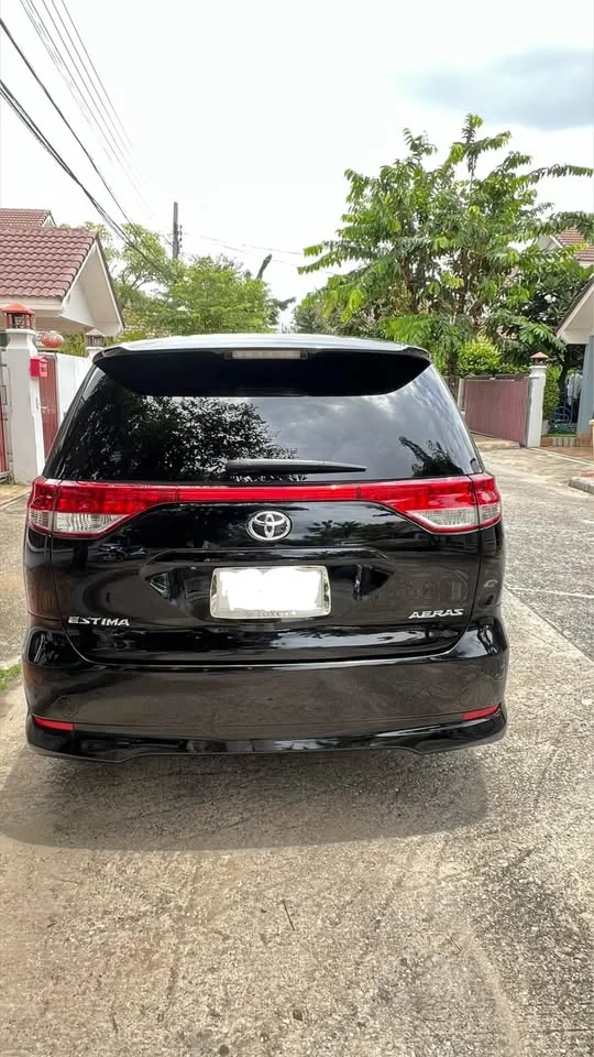 2012 Toyota Estima III 2