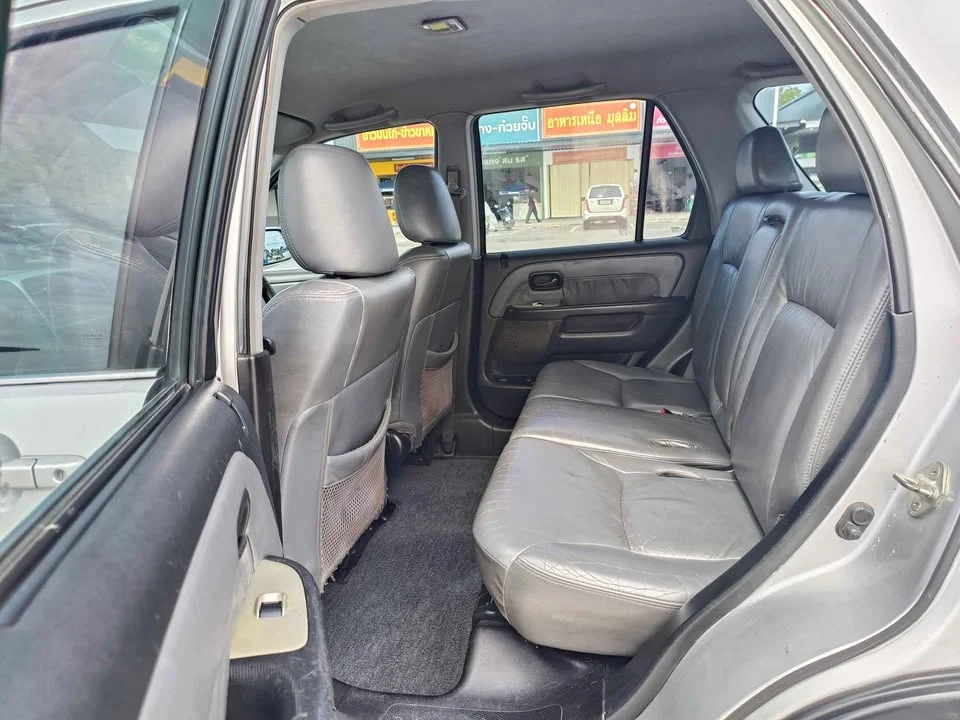 2003 Honda CR-V II 3