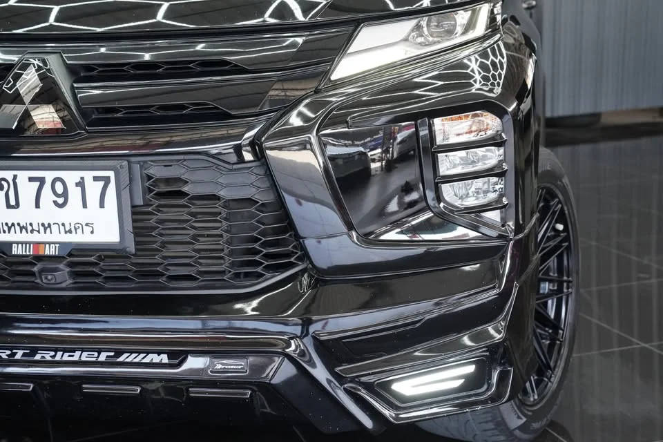 2023 Mitsubishi Pajero Sport III 3