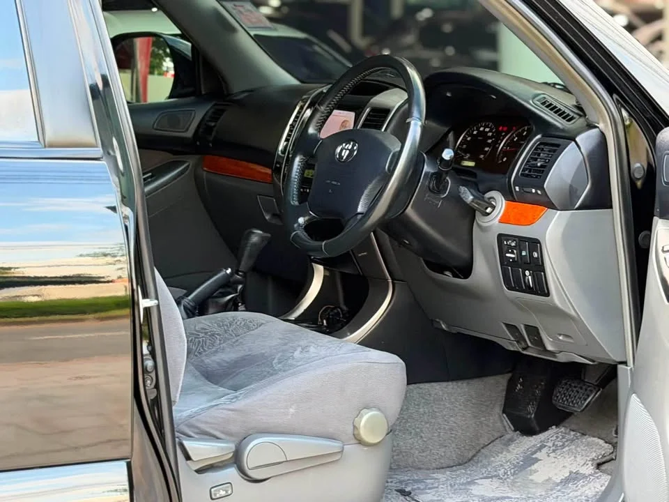 2005 Toyota Land Cruiser Prado J120 2