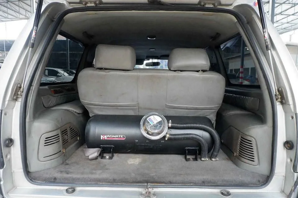 2002 Isuzu TR Grand Adventure I 3