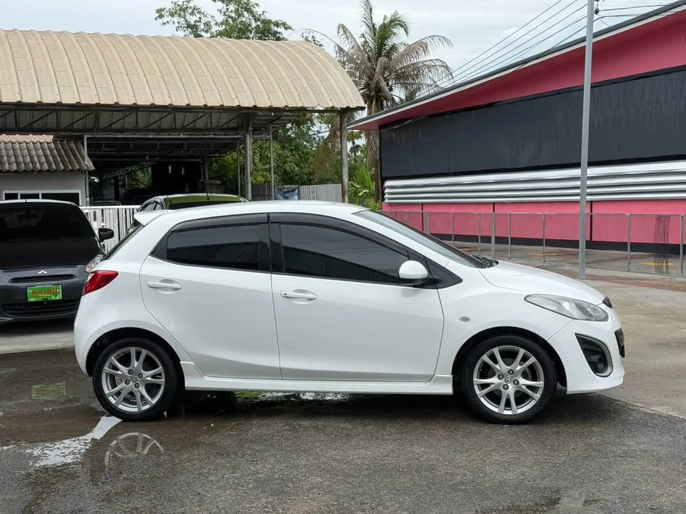 2013 Mazda 2 II 2