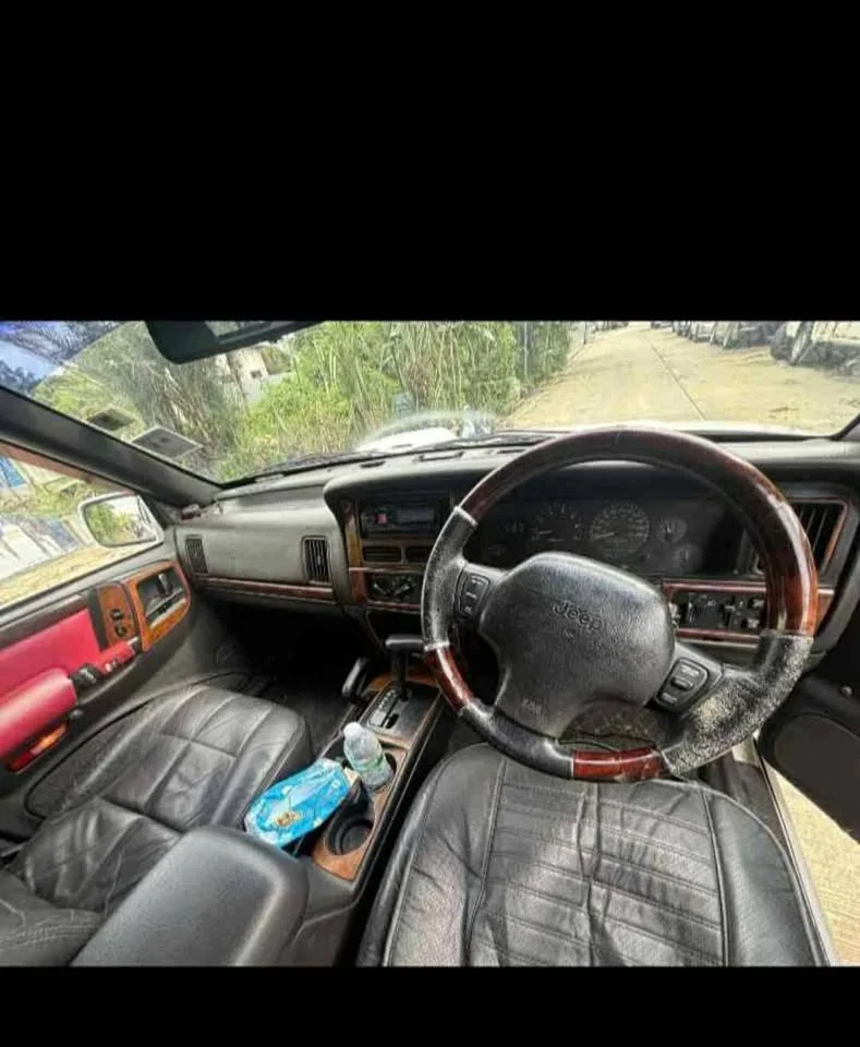 Jeep Grand Cherokee ZJ 3