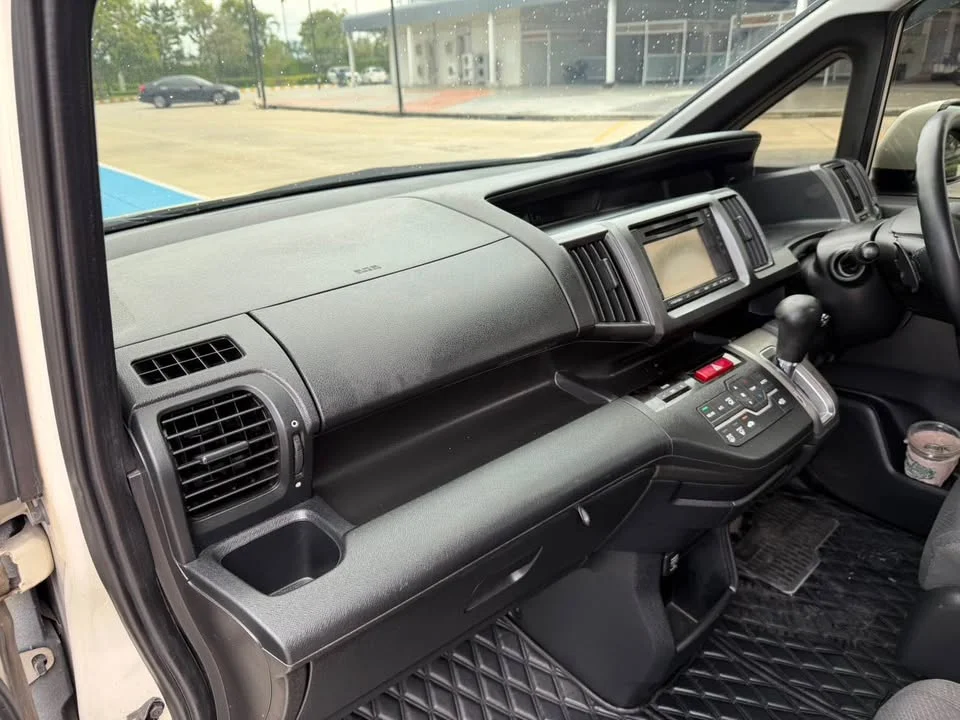 2012 Honda Stepwgn IV 3