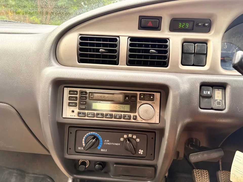 2003 Mazda 2500 Fighter V 2