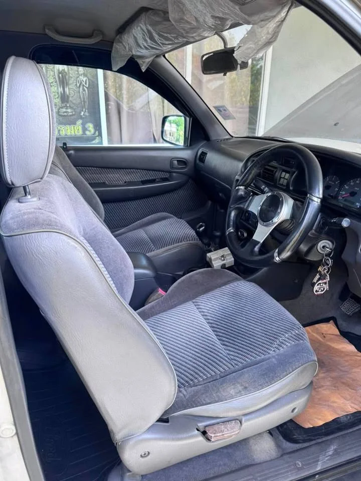 2001 Mazda 2500 Fighter V 2
