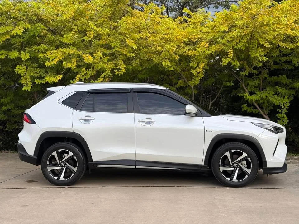 2024 Toyota Yaris Cross AC200 2