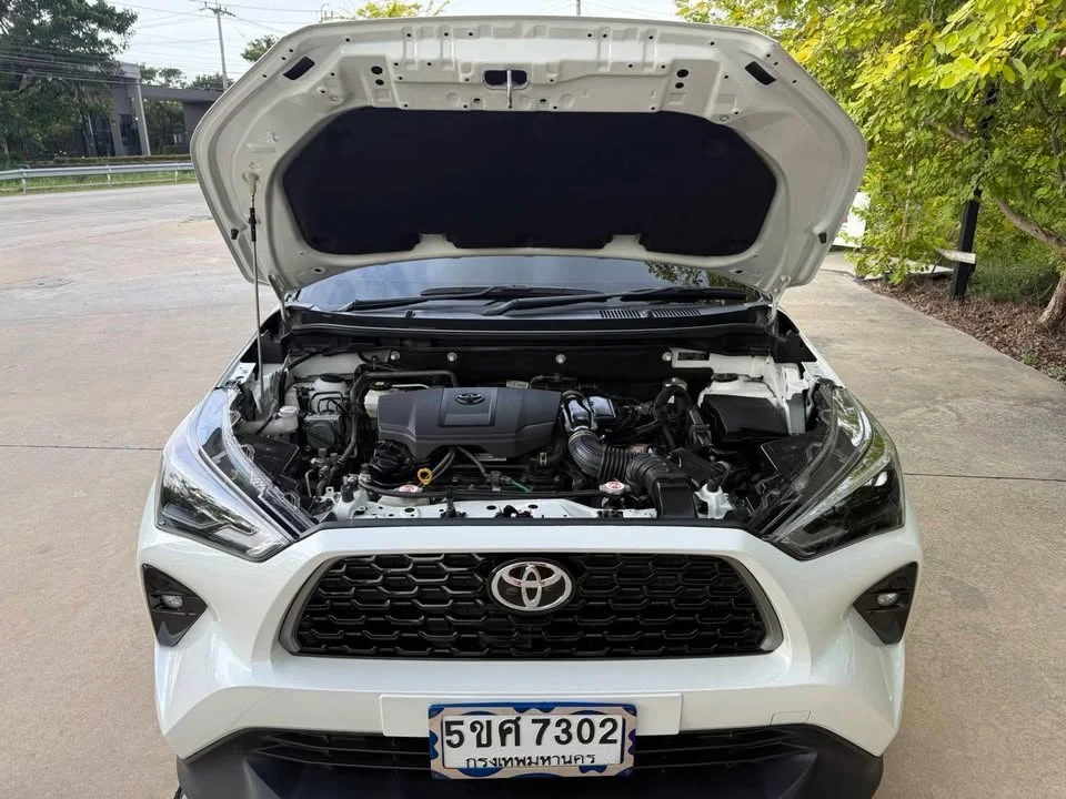 2024 Toyota Yaris Cross AC200 3