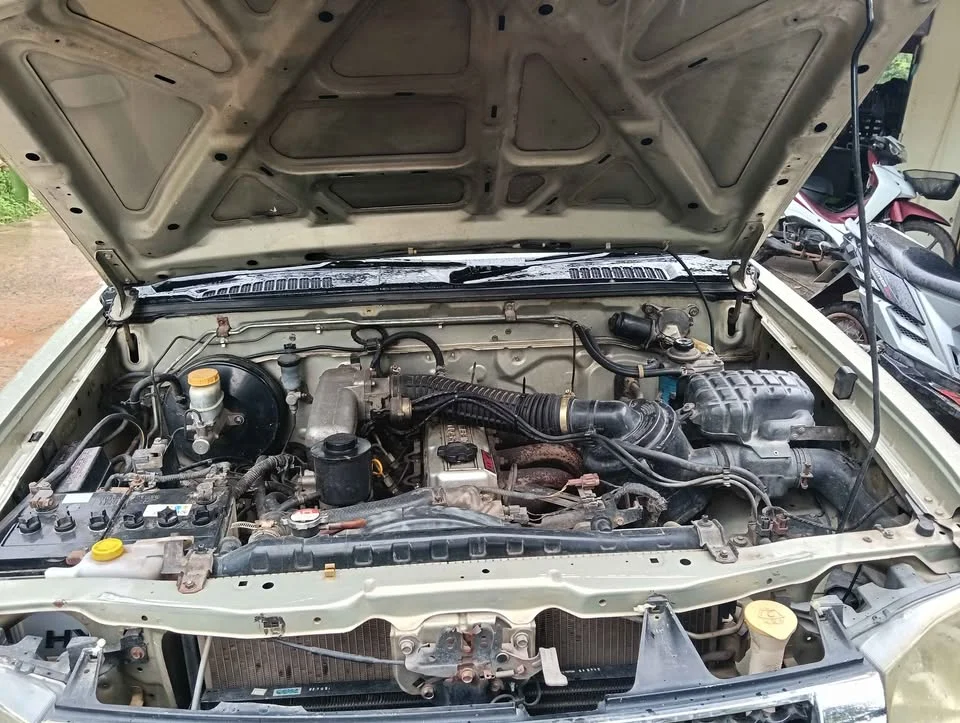 2005 Nissan Frontier I 3