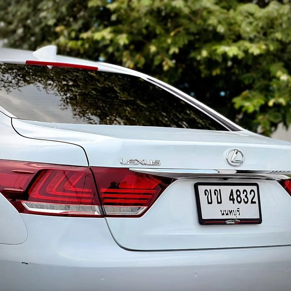 2012 Lexus LS IV 2