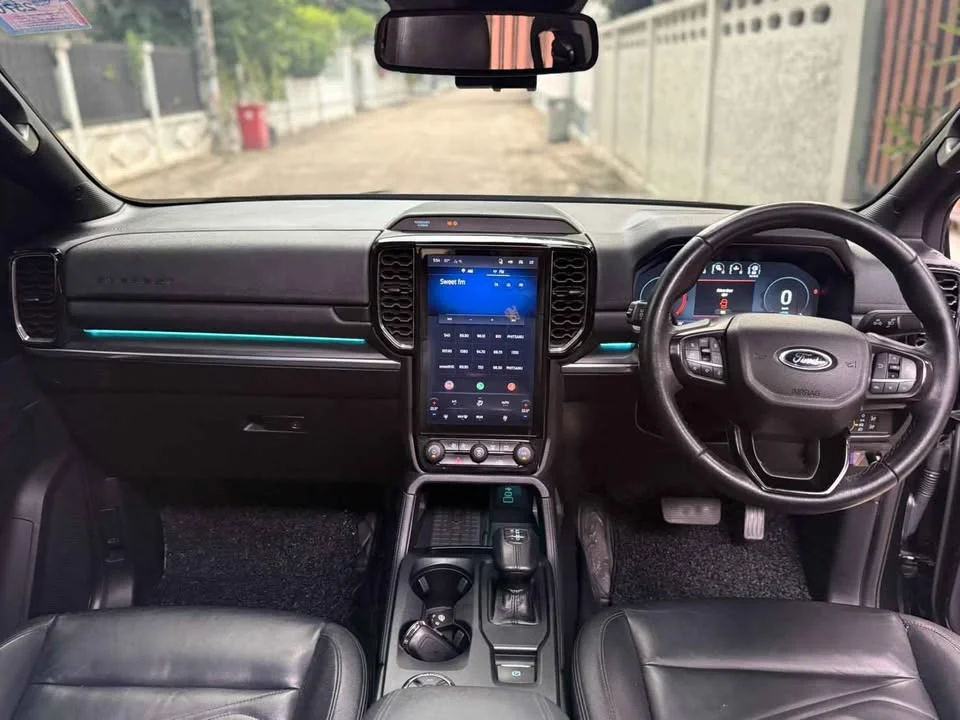 2023 Ford Everest III 2