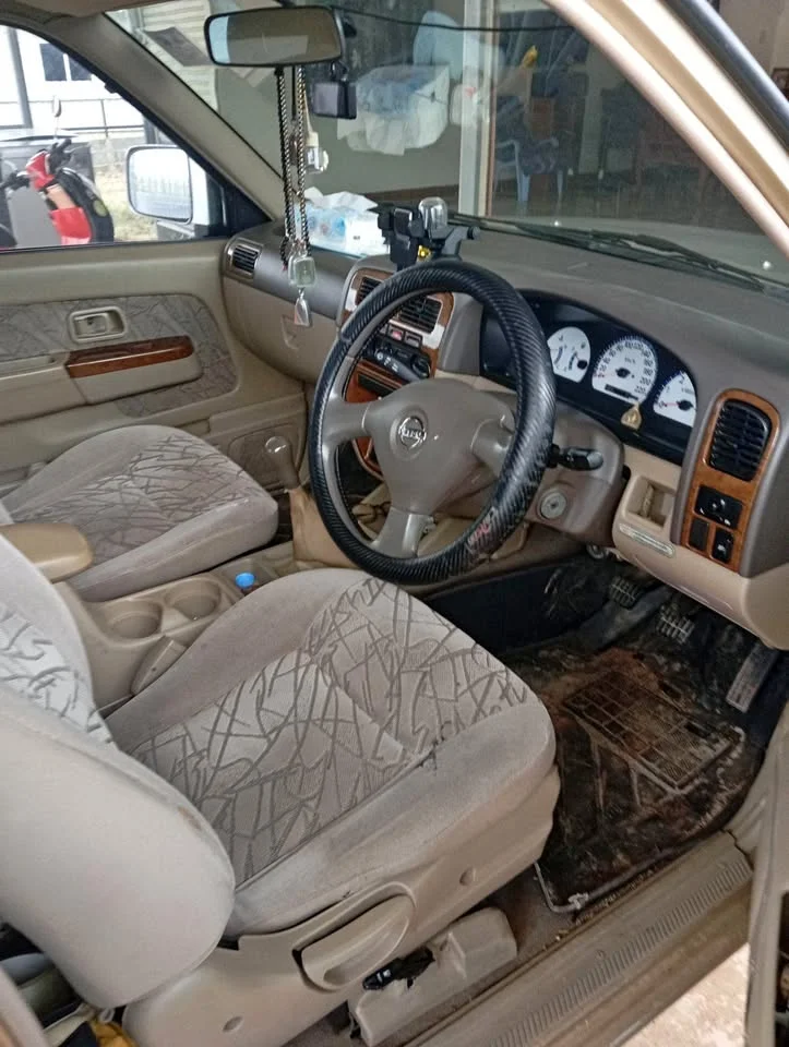 Nissan Frontier I 3