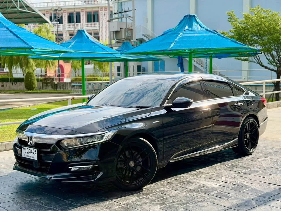 2019 Honda Accord X 3