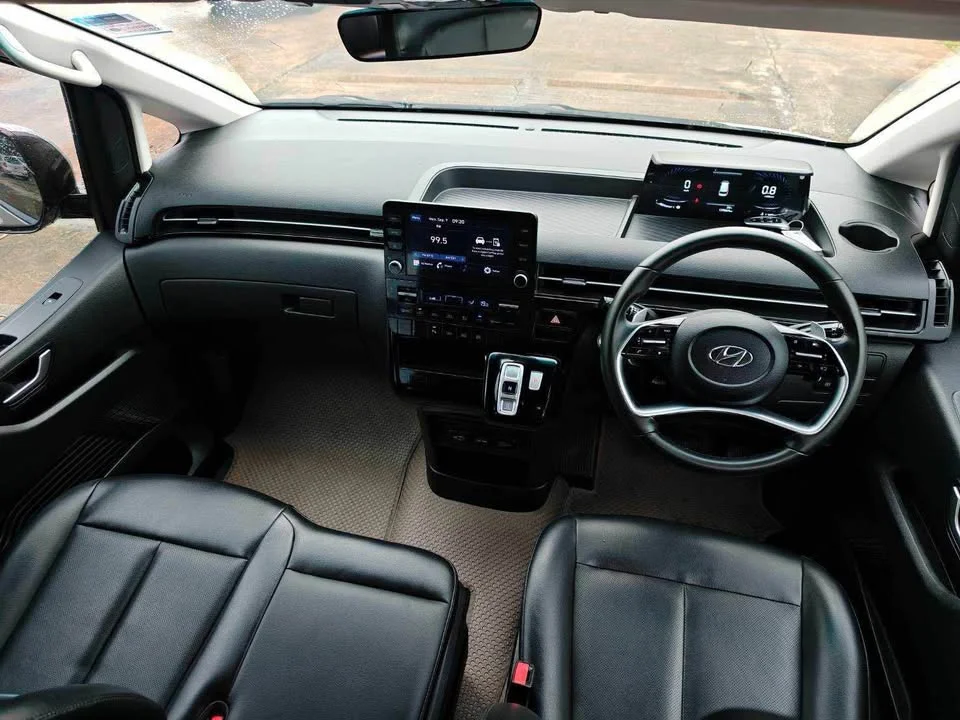 2021 Hyundai Staria US4 3